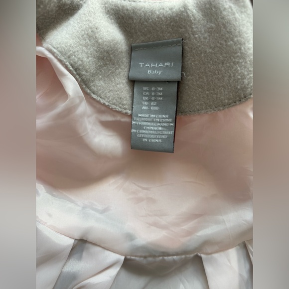 ‼️ SOLD ‼️ Tahari Baby pleated pea coat - Picture 4 of 6